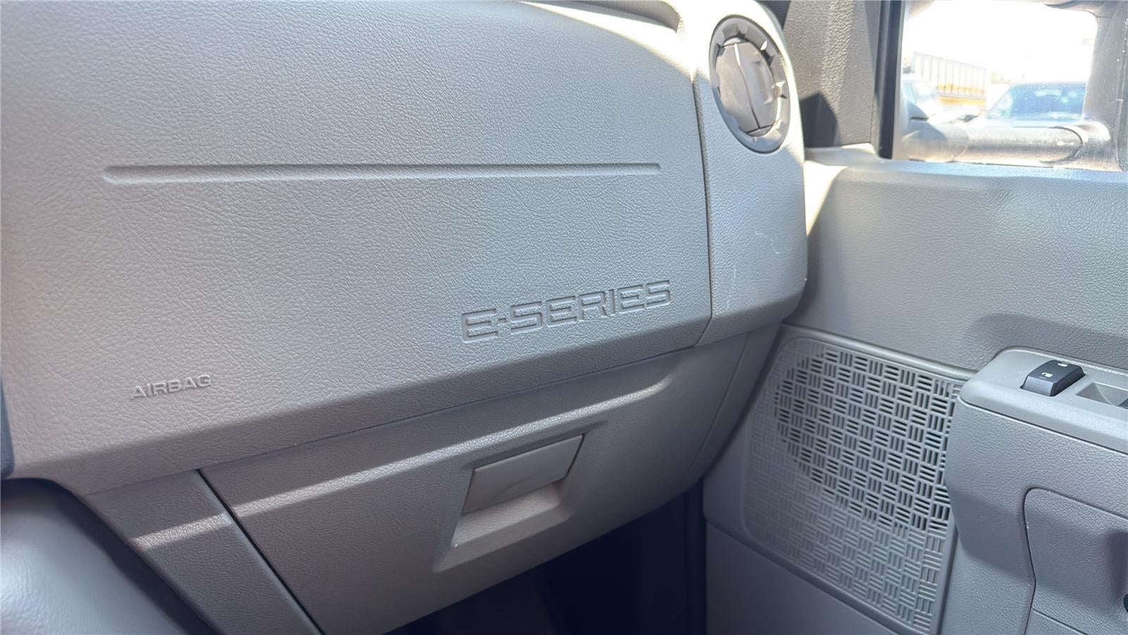 2024 Ford E-Series Cutaway Base
