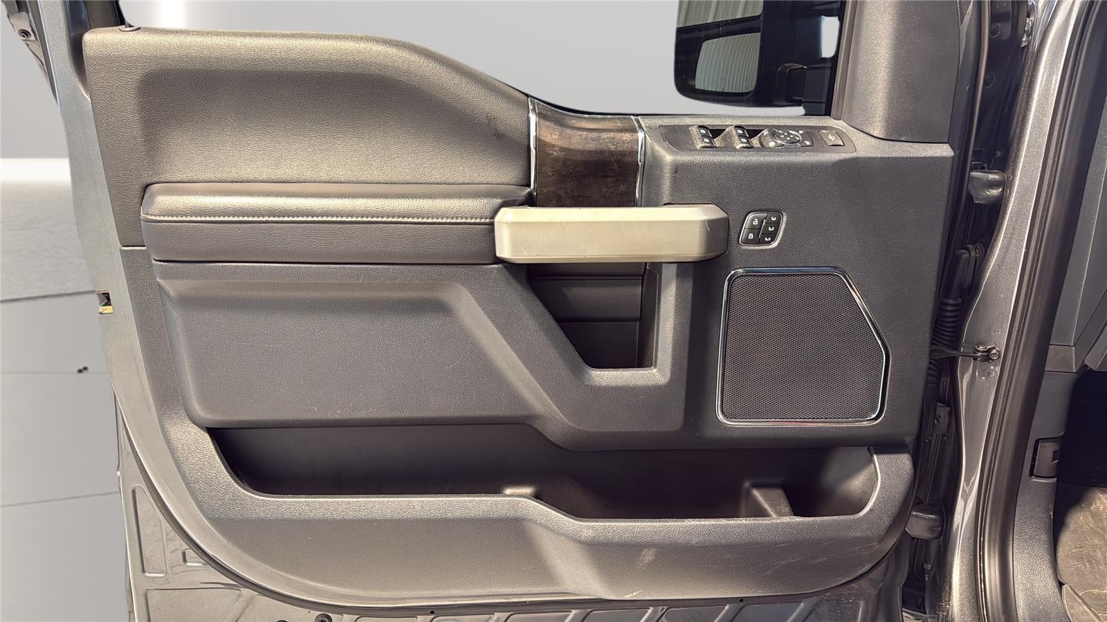 2022 Ford Super Duty F-250 SRW LARIAT