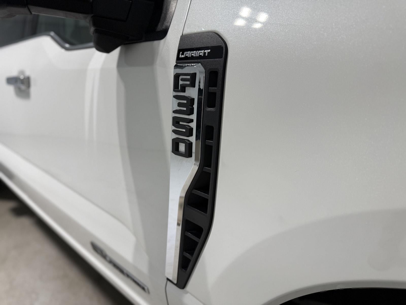 2023 Ford Super Duty F-350 DRW Lariat