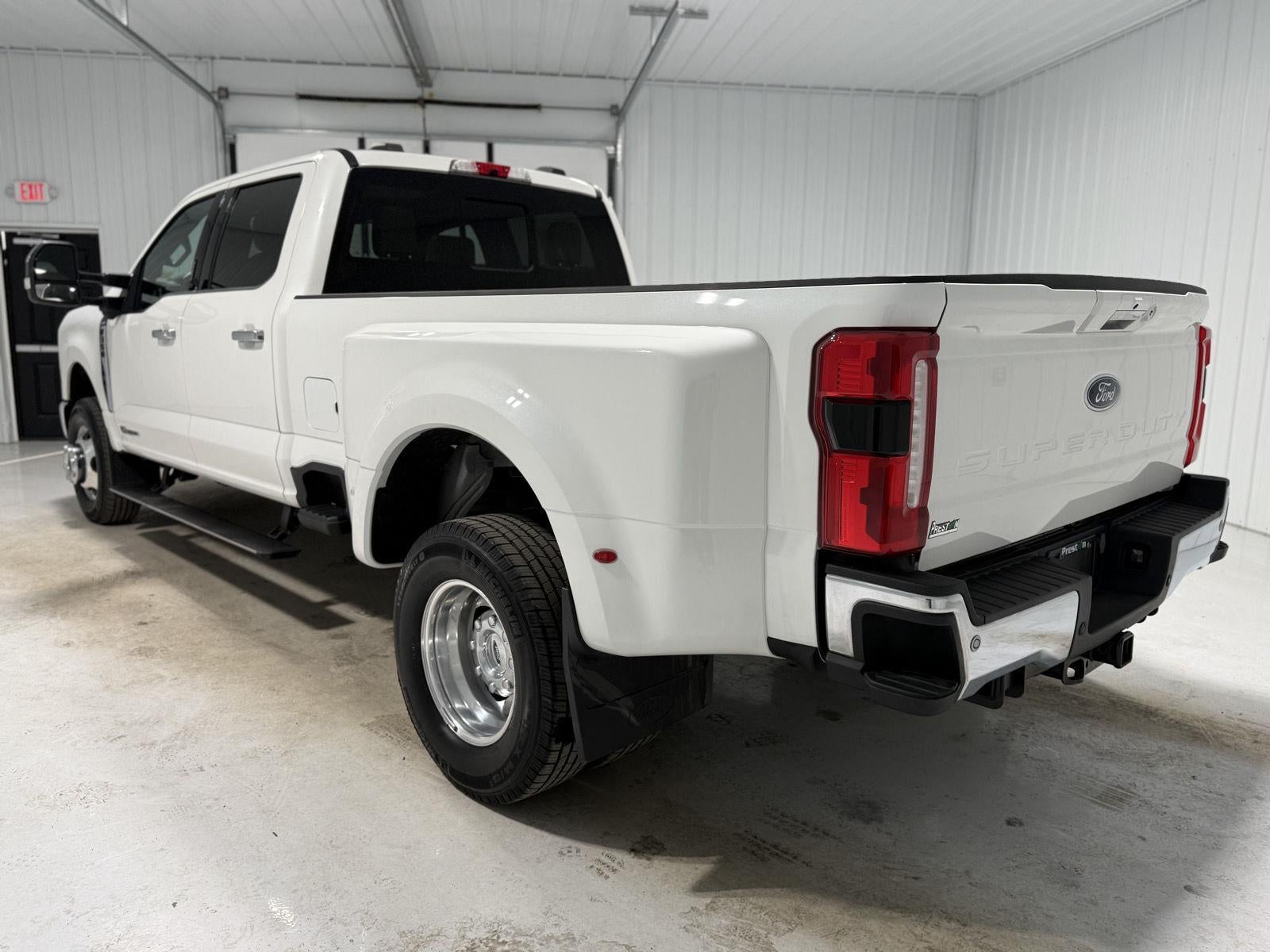 2023 Ford Super Duty F-350 Lariat