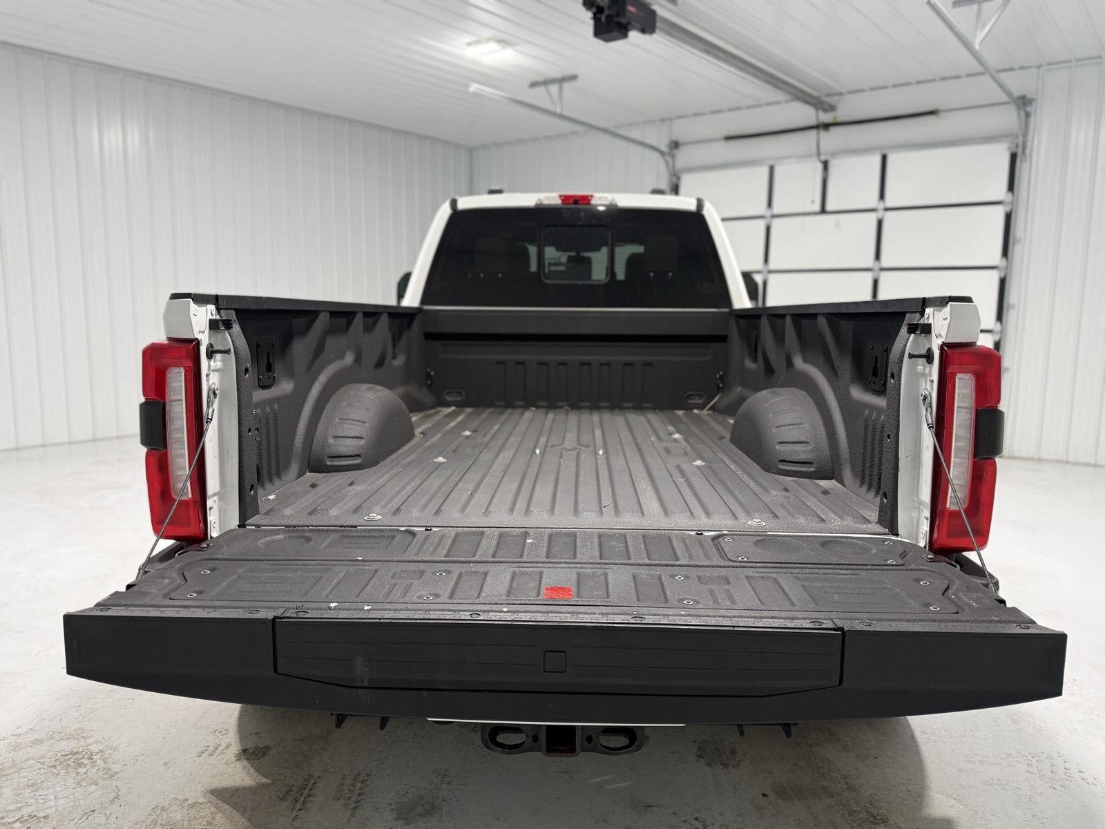 2023 Ford Super Duty F-350 Lariat