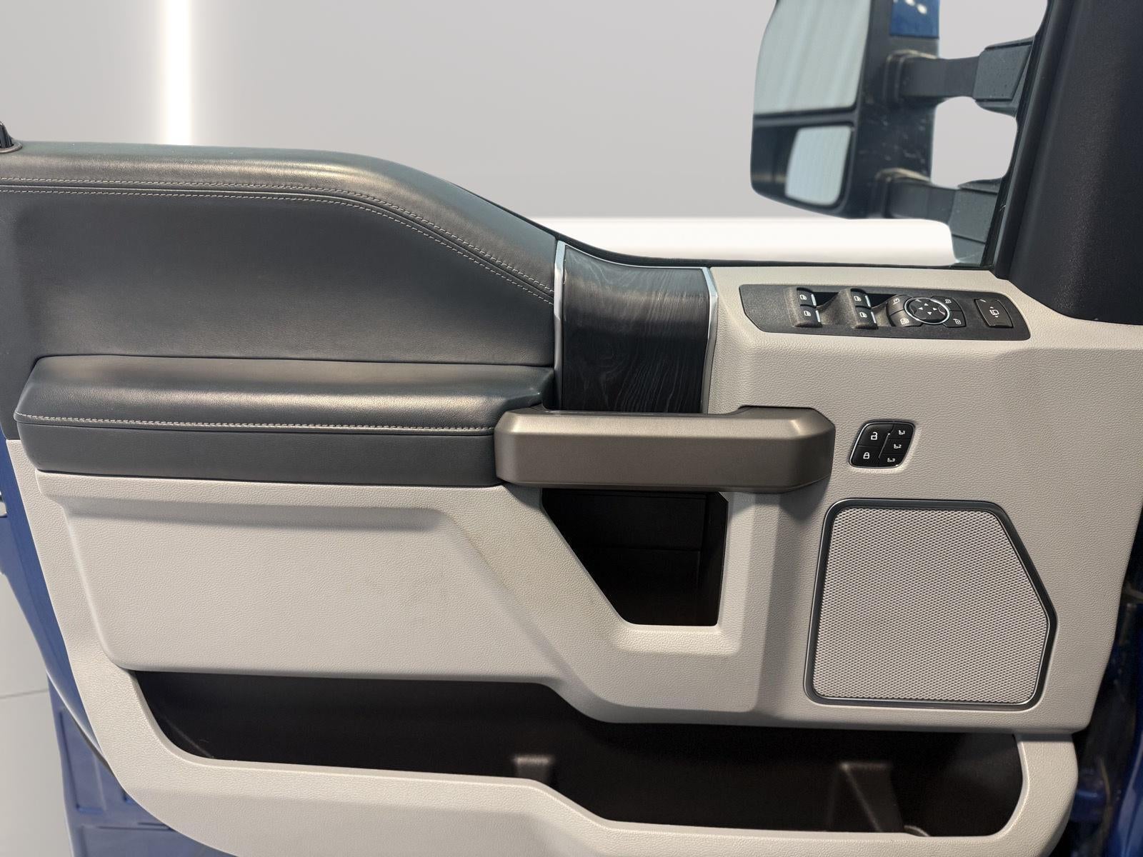 2022 Ford Super Duty F-450 DRW Limited