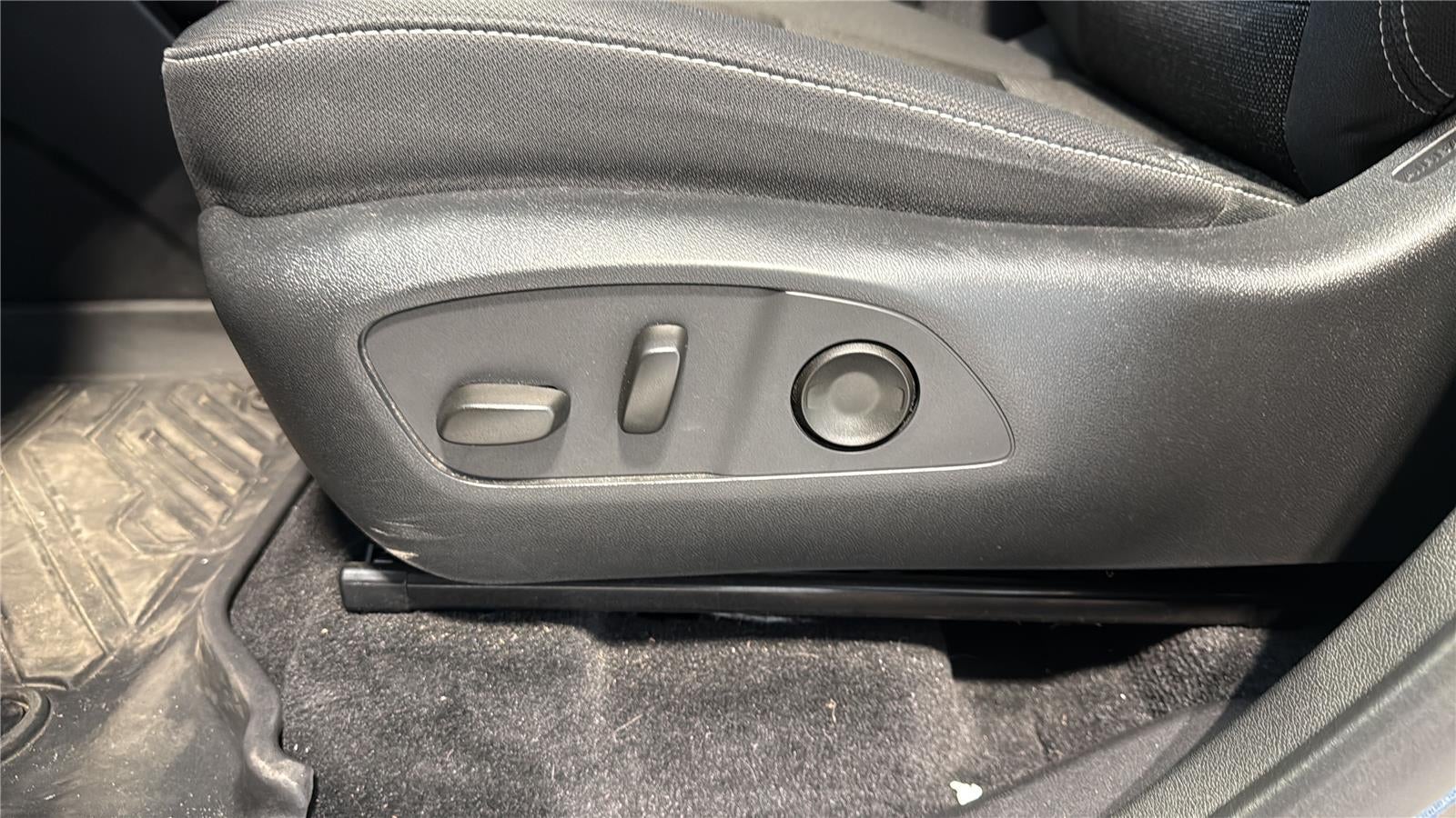 2025 Chevrolet Traverse FWD LT