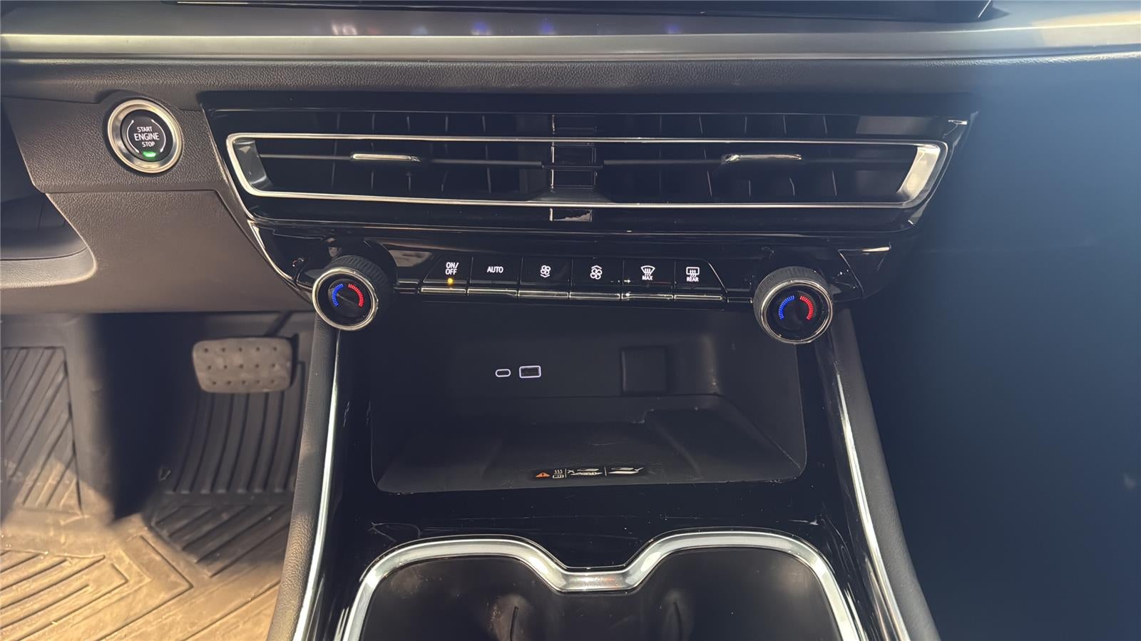 2025 Chevrolet Traverse FWD LT