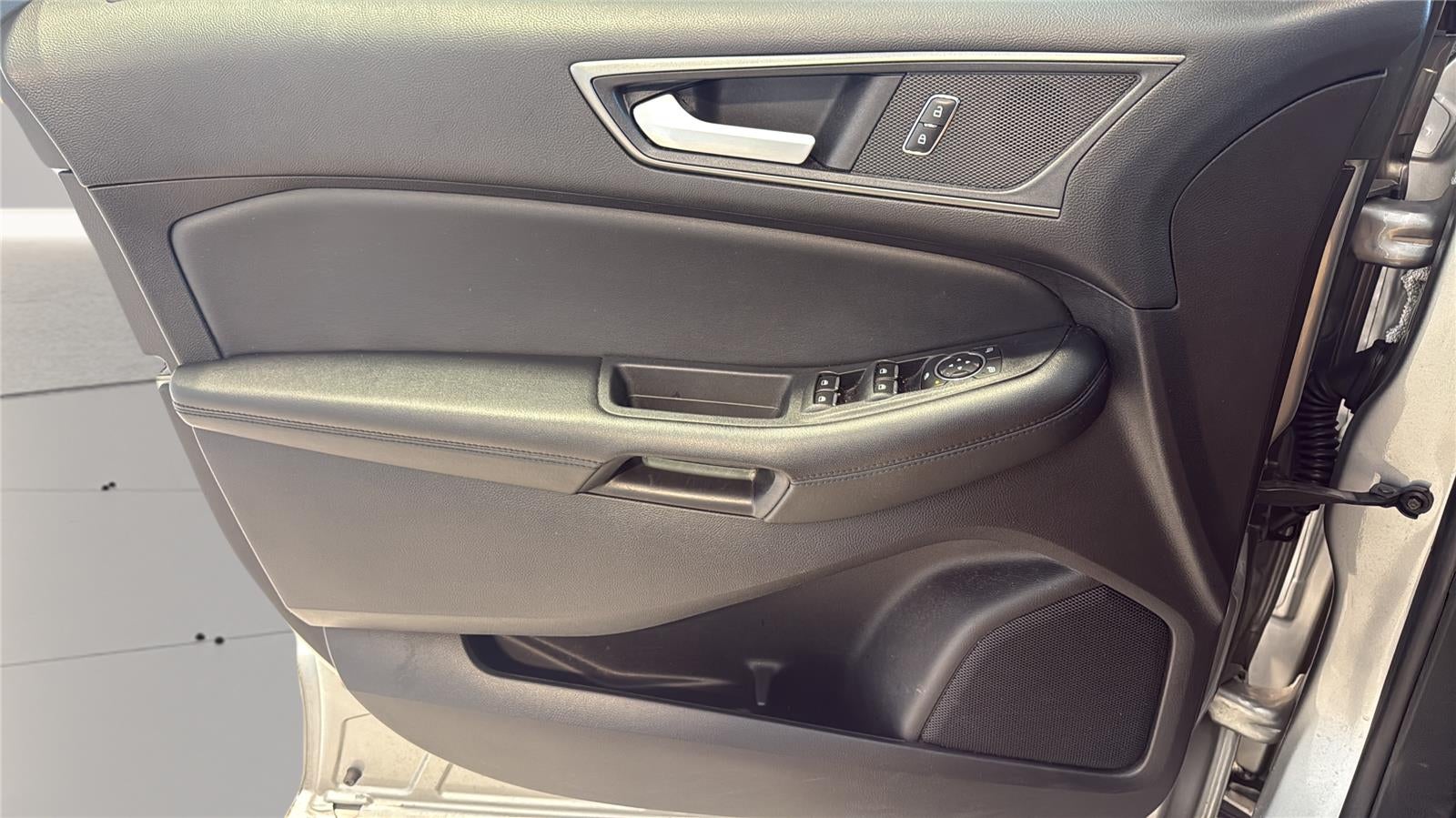 2020 Ford Edge SE