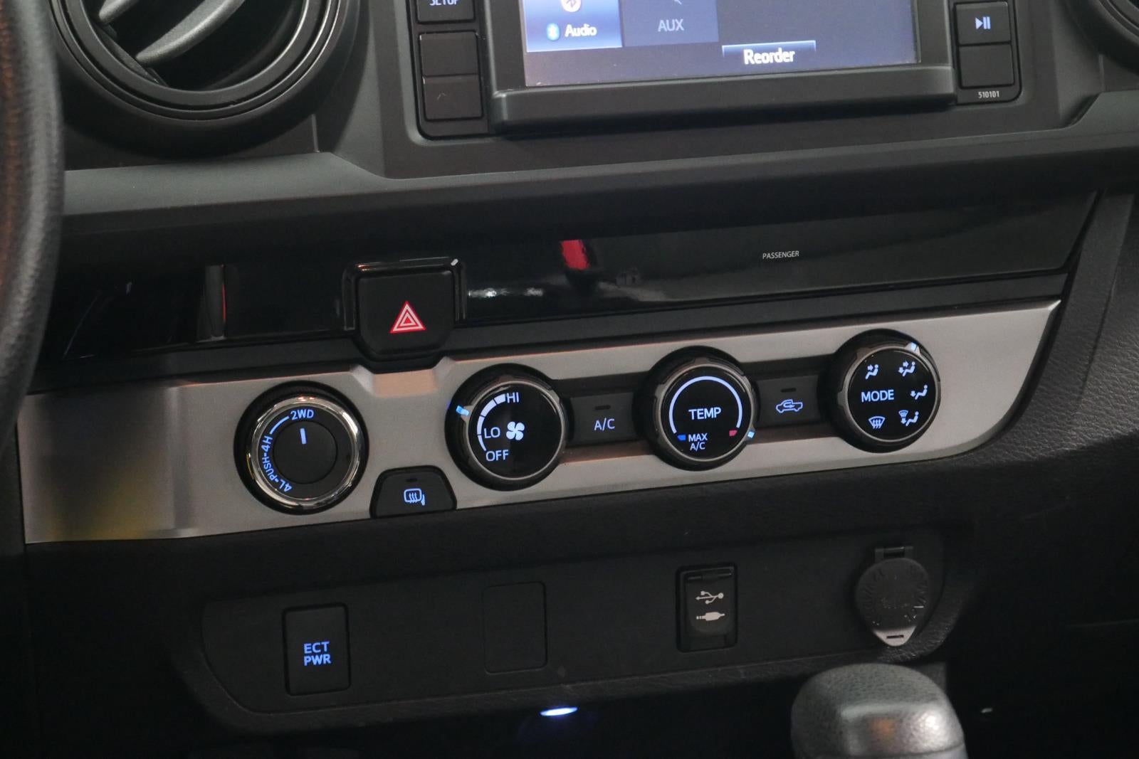 2017 Toyota Tacoma SR V6