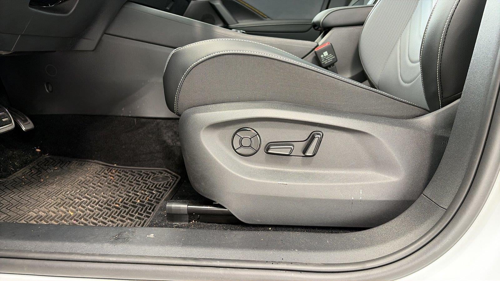 2026 Volkswagen Tiguan Serblk