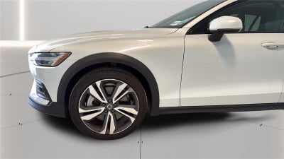 2025 Volvo V60 Cross Country Plus