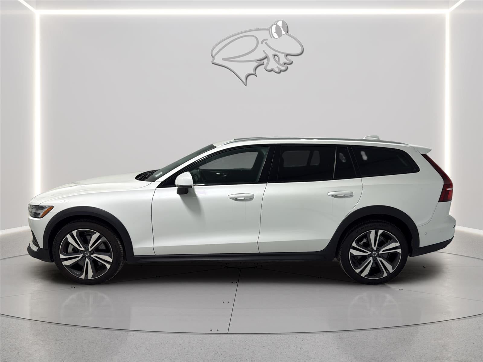 2025 Volvo V60 Cross Country Plus