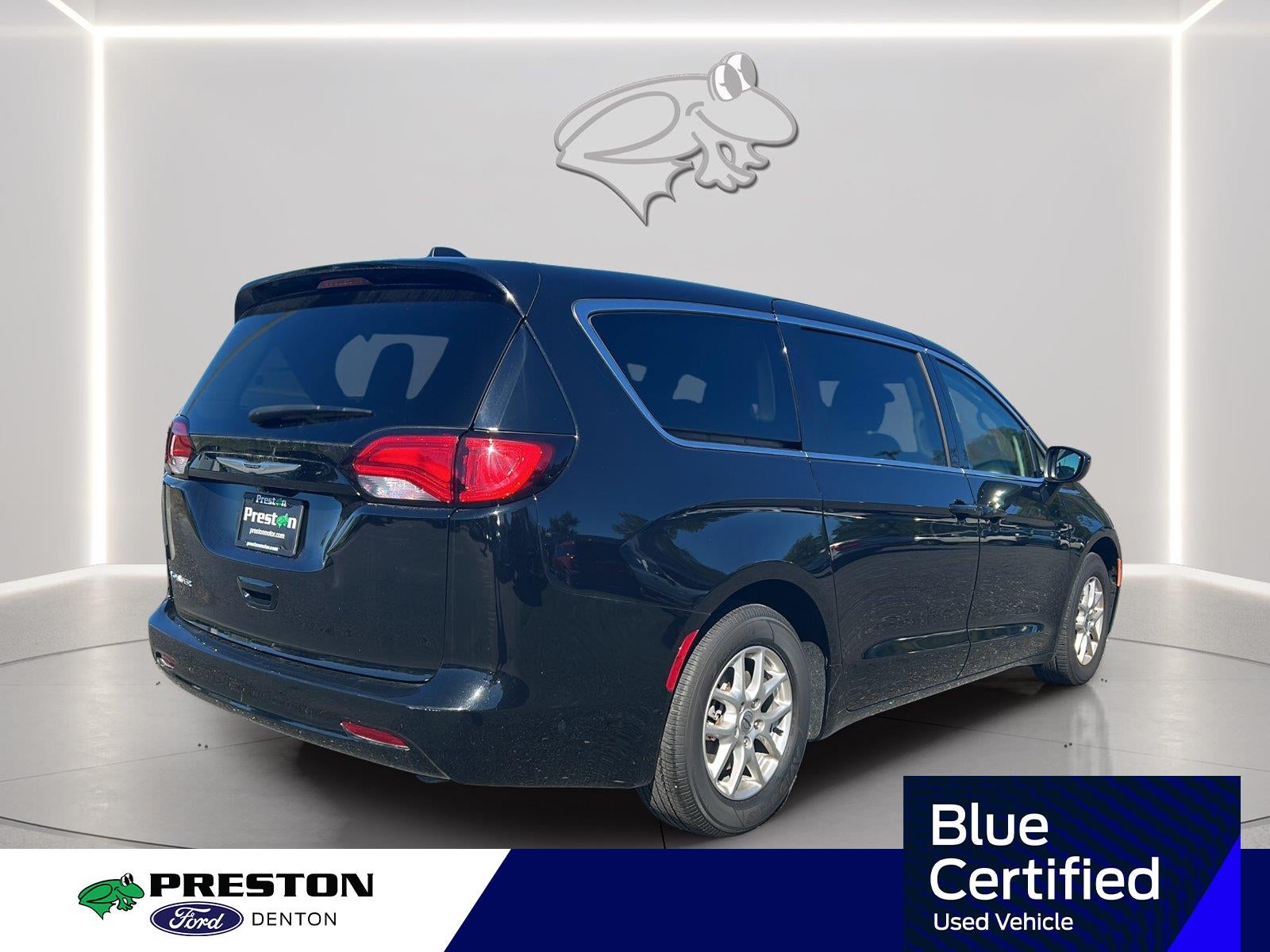 2024 Chrysler Voyager LX