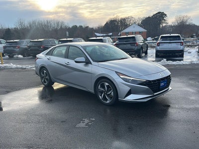 2023 Hyundai ELANTRA SEL