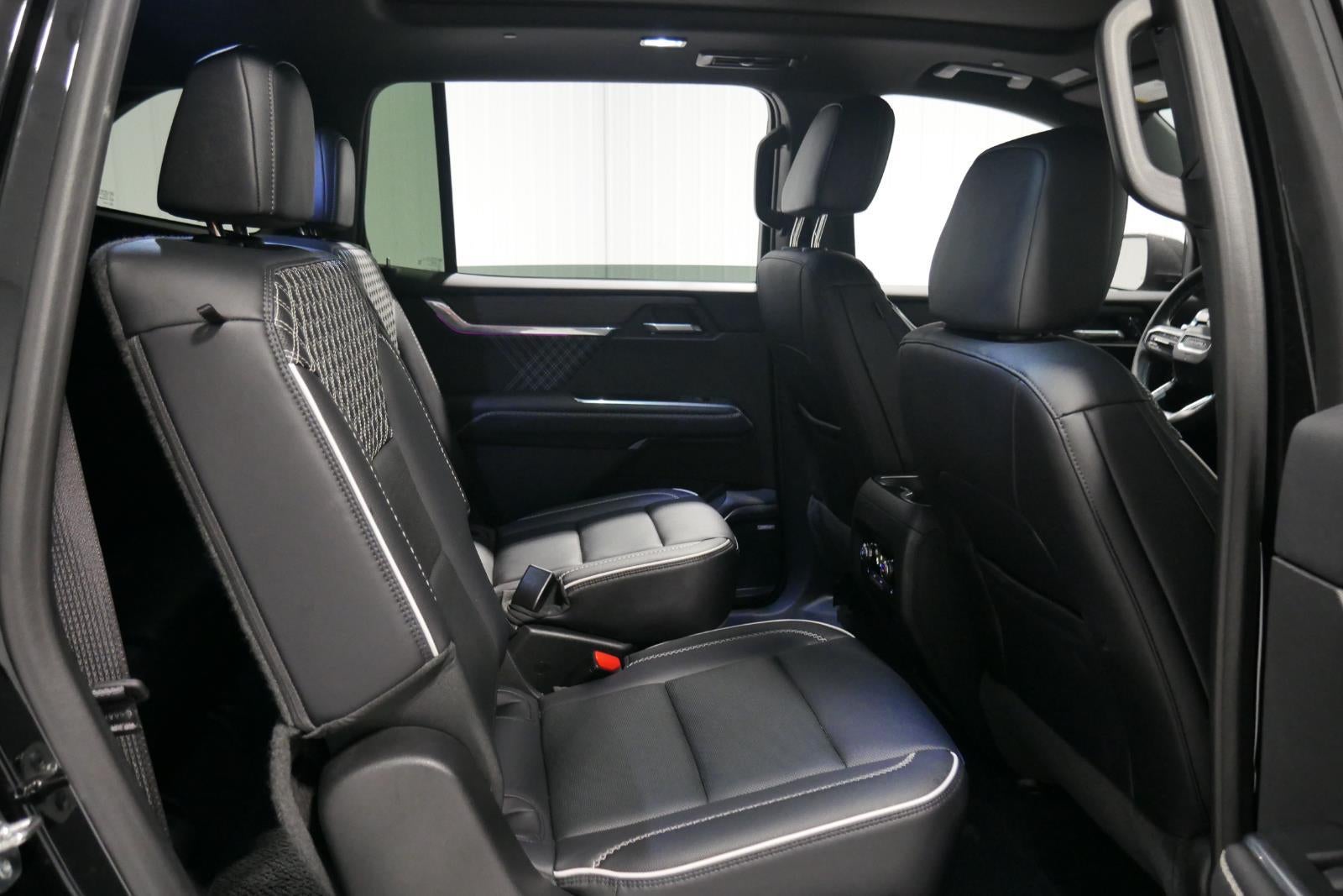 2024 GMC Acadia AWD Denali