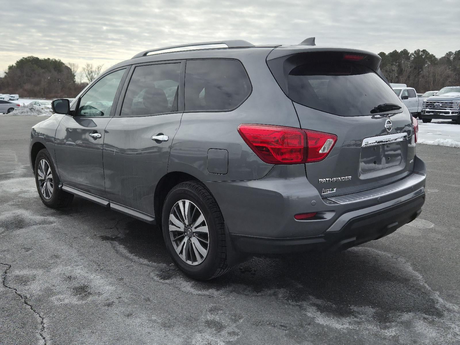 2020 Nissan Pathfinder S